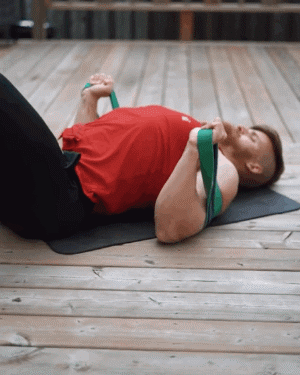 拉力带怎么练胸肌,拉力带的训练方法