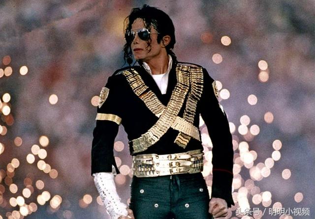 迈克尔杰克逊的皮肤怎么变白的,揭秘迈克杰克逊的皮肤之谜