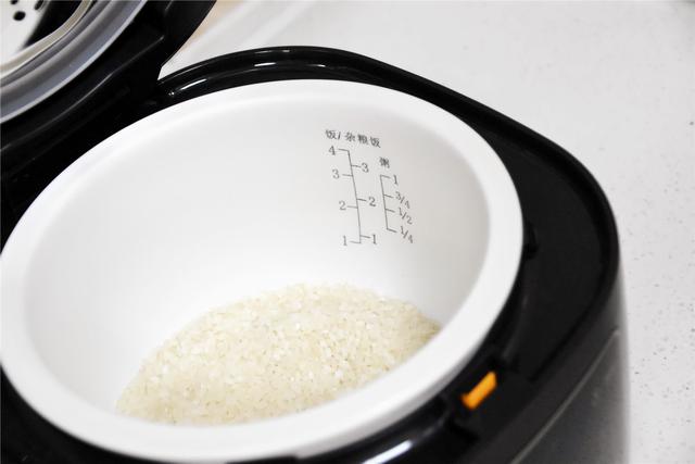 小米电饭煲怎么样,深度测评其质量及米饭加热均匀程度