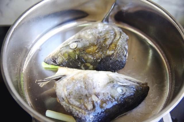 三文鱼头为什么便宜,三文鱼头怎么做最好吃
