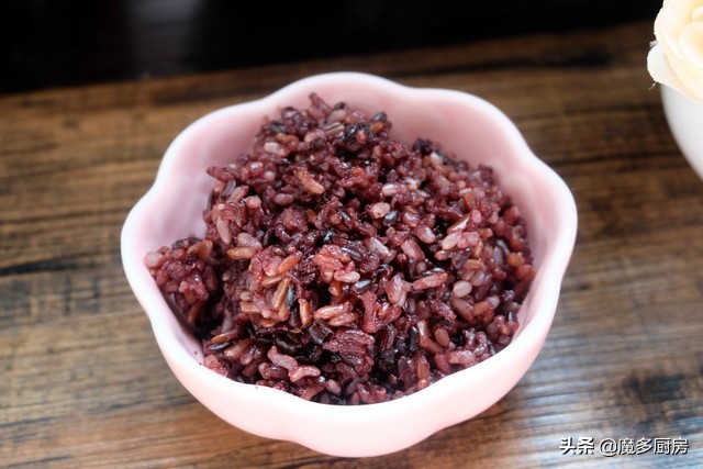 三色糙米直接蒸米饭可以吗,三色糙米的组成及营养吃法