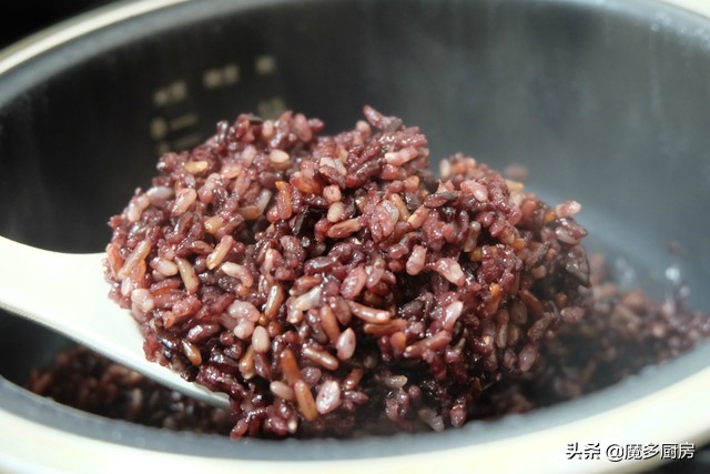 三色糙米直接蒸米饭可以吗,三色糙米的组成及营养吃法