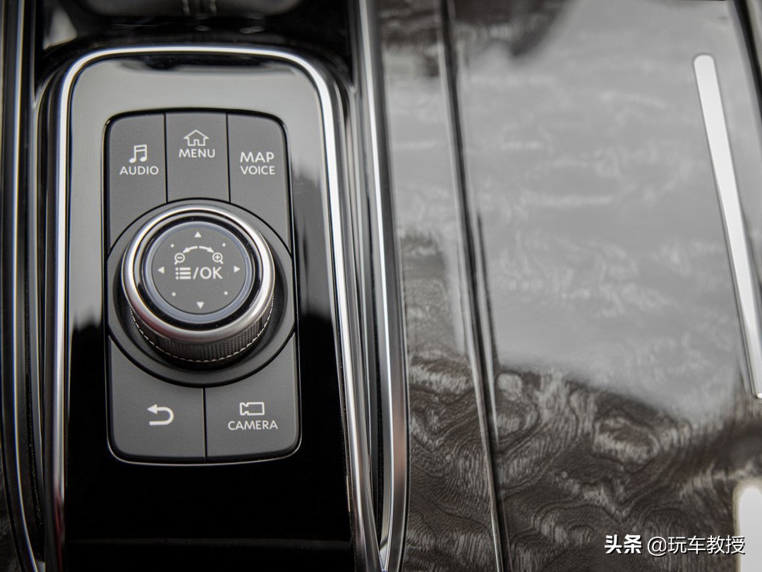 丰田霸道v8多少钱一辆图片,最具特色且灵性的豪华车报价