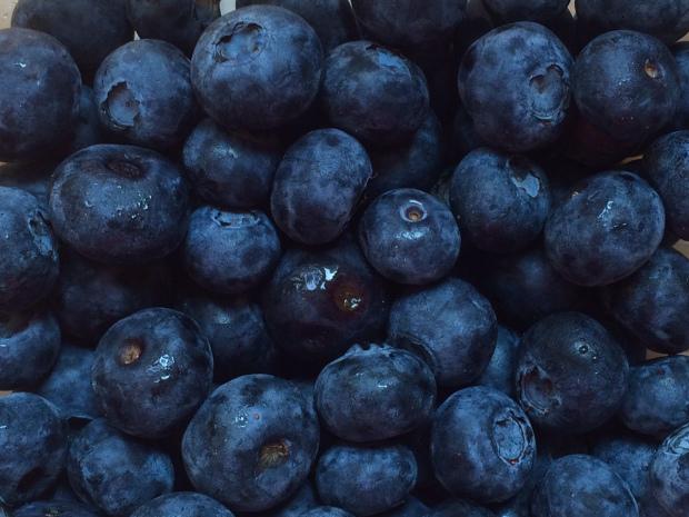 为什么蓝色的水果很少,蓝色水果有哪些种类