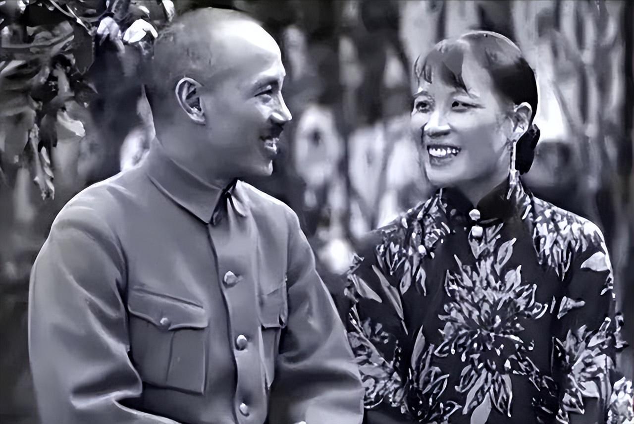 国民党的四大家族是哪四家,蒋介石是什么族的