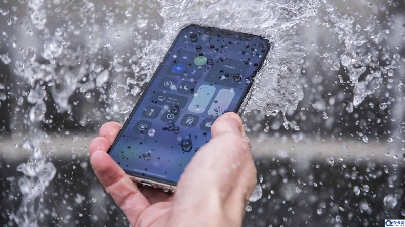 苹果12防水等级是多少,iPhone12的手机性能测试